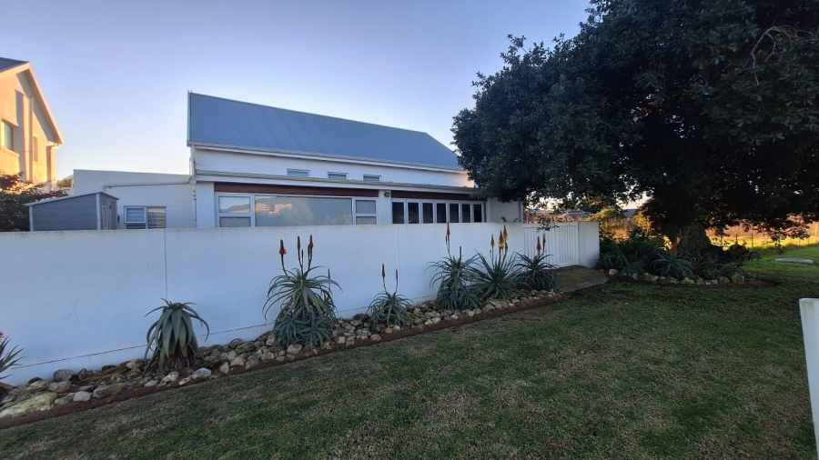 3 Bedroom Property for Sale in Stilbaai Oos Western Cape